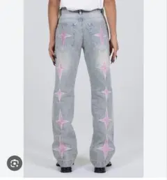 whover（フーバー）デニム　サイズ32 ピンク星型刺繍デニムフレアパンツ whover（フーバー）デニム サイズ32 ピンク星型刺繍デニムフレア