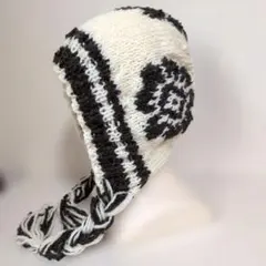 ハンドメイドレディース耳あて付き編み物帽子 花柄編込み　バラクラバ　毛混ゆったり