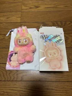 ラブブ　POP MART