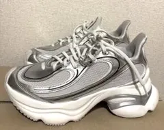 adidas オズヴィーナス アディダス シルバー 24.5