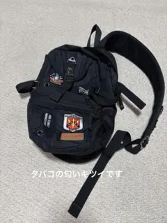 タバコ匂いがかなりついてます AVIREX ボディバッグ　ワンショルダーバッグ