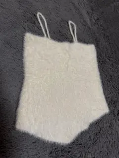 ホワイト フワフワ トップス