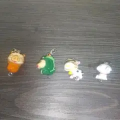 クレヨンしんちゃんチャーム４個セット