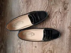 TOD'S トッズ パテントレザー フリンジ ローファー ブラック - メルカリ