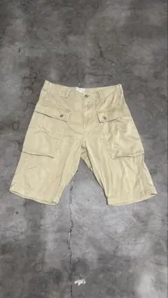 AVIREX ベージュ ショートパンツ ハーフパンツ　カーゴハーフパンツのサムネイル