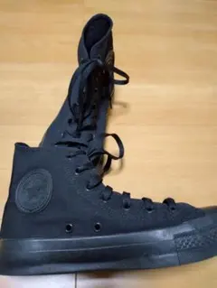 ブラック スニーカー