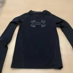 Under Armour HeatGear ブラックアンダーシャツ YSM