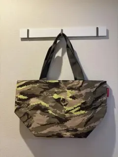 再値下げしました。LeSportsac カムフラージュバンブーバッグ - メルカリ