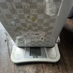 SK エスケープレミアムシリコン 15kg ほぼ未使用品色画像にあり 白系