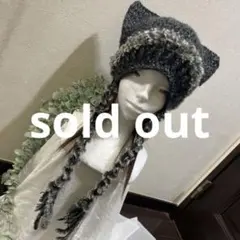 ☆ストラップ、ファー付キラキラ✨️猫耳 ニット帽☆ラメ入りブラック×ブラックファー