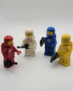 LEGO正規品 クラシックスペースシリーズ 宇宙飛行士ミニフィグ 4体 [A]
