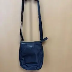 NINA RICCI ブラック ショルダーバッグ