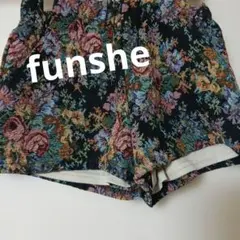 funshe　花柄ショートパンツ