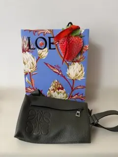 【限定ショッパー付】LOEWE バーティカル Tポケット ショルダーバッグのサムネイル