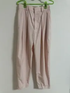 カジュアルパンツ ピンク タック入り