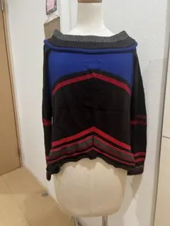 オフショルダー デザインニットセーター 焦茶・青・赤