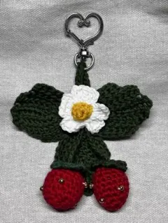 ＊ハンドメイド＊いちごのキーホルダー＊かぎ針編み＊