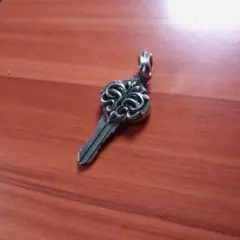 最終値下げ★DEAL DESIGNシルバー925 キーモチーフペンダントトップ