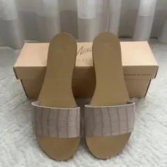 美品　NICOLAS LAINAS ニコラスライナス　　フラットサンダルのサムネイル