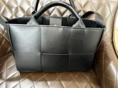 黒 レザー調 ショルダーバッグ