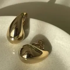 ゴールド ドロップ型 クリップイヤリング