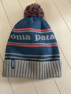 patagonia ポンポン付きニット帽