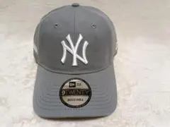 New Era 9TWENTY ヤンキース グレーキャップ　MOMAコラボ