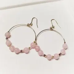 ローズクォーツのフープピアス