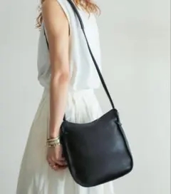 【極美品】BEAURE 1ショルダースクエアライクBAG 黒