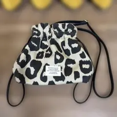 巾着型ショルダーバッグ レオパード柄