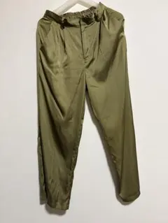 オリーブ色カジュアルパンツ ゴムウエスト