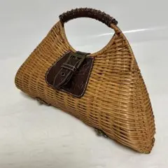 都会的なトライアングルフォルム・deko x デザインカゴバッグ