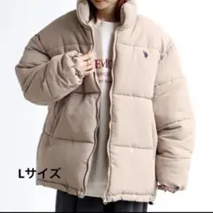 ベージュ ダウンジャケット