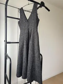 ジャンパースカートvネック