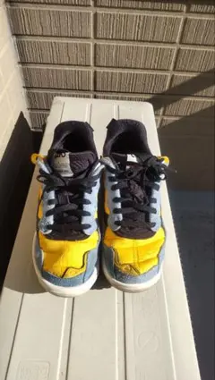 ナイキ エアクッションスニーカー イエロー/ブラック