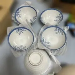 ニ*カ様 青い花柄の陶器丼 4個セット