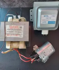 変圧器 TSD-N11LES 1100VA 220V/240V→100V 変圧器 TSD-N11LES 1100VA 220V/240V → 100V - メルカリ