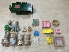 シルバニアファミリー　緑の家具他　人形　まとめ売り