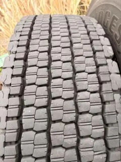 中古　12R22.5 16PR 4本　来月あたりに処分します 中古 12R22.5 16PR 4本 来月あたりに処分します - メルカリ