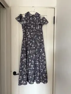 花柄グレー肩出し半袖ロングワンピース　新品タグ付き