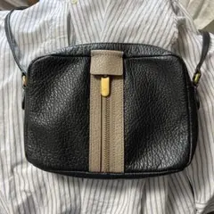 MARC BY MARC JACOBS レザーショルダーバッグ 黒とベージュ