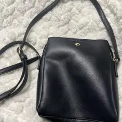 ブラックショルダーバッグ