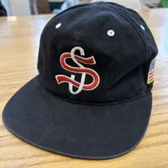 Stussy 黒 スナップバックキャップ