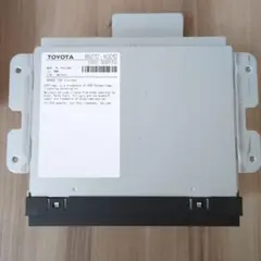 トヨタ 純正CD.DVDプレーヤー 66270-K0010　中古品　ヤリスクロスのサムネイル