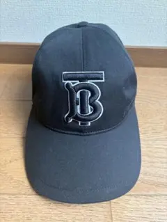 BURBERRY 刺繍ロゴ ベースボールキャップ