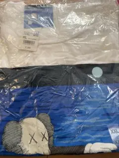 ユニクロ　tシャツ　kaws xxl