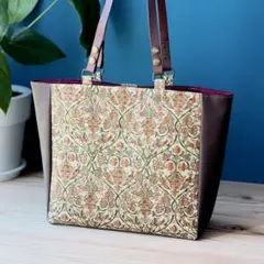 本革持ち手 花鳥文様のトートバッグ A4サイズ対応 洋装 普段使い◎