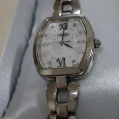 SEIKO クォーツ 腕時計 シルバー電波時計白地盤ピンク可愛い
