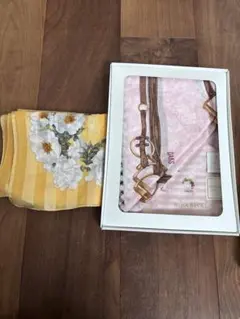 ハンカチ ニナリッチ2枚　DAKS 1枚