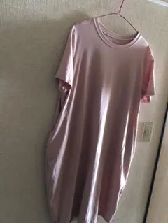 レディース　ピンクの服　チュニック